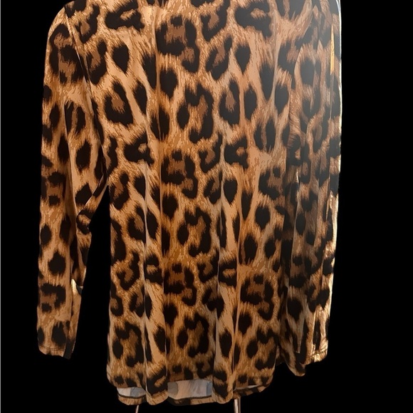 Monroe and Main Faux wrap blouse.  Animal Print Size  XL - Picture 2 of 10